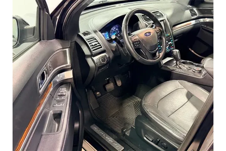 $17274 : Ford Explorer 2019 AWD Limit image 10