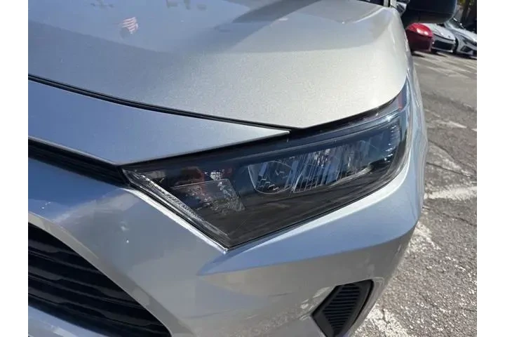 $19888 : Toyota RAV4 2021 LE 4dr SUV image 9