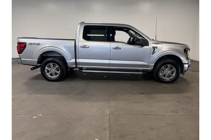 $35637 : Ford F-150 2024 4x4 XLT 4dr image 2