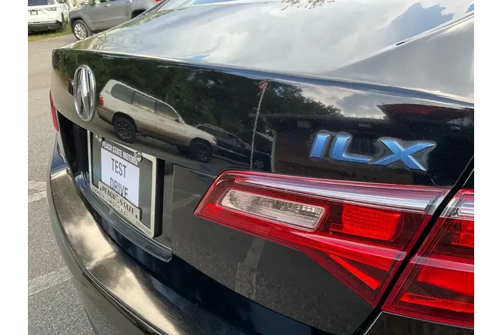 $7985 : Acura ILX 2016 4dr Sedan image 9