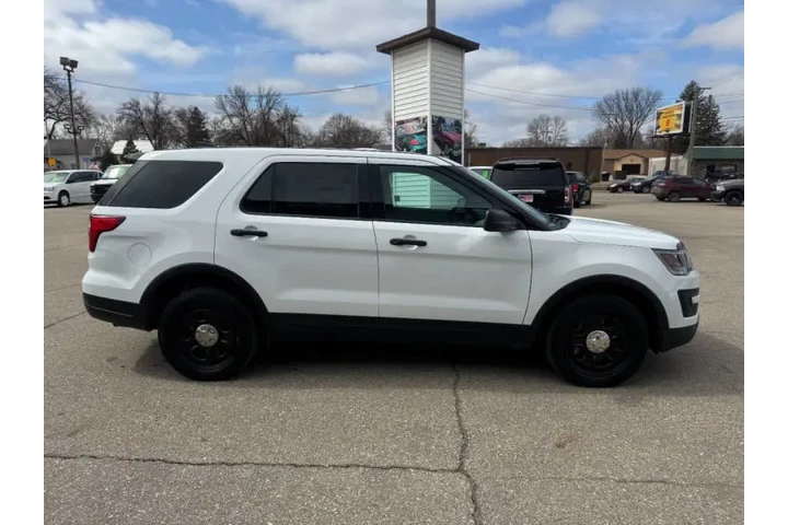 $11990 : 2019 Explorer Police Intercep image 6