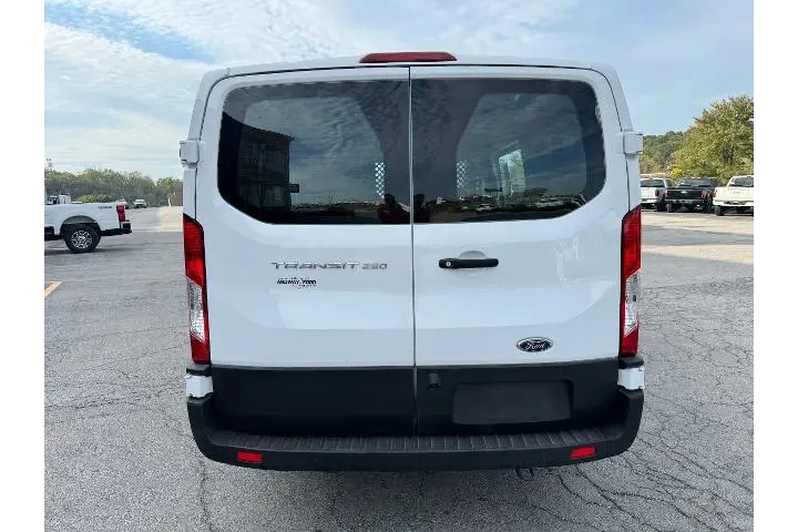 $33988 : Ford Transit 2023 250 3dr SW image 7