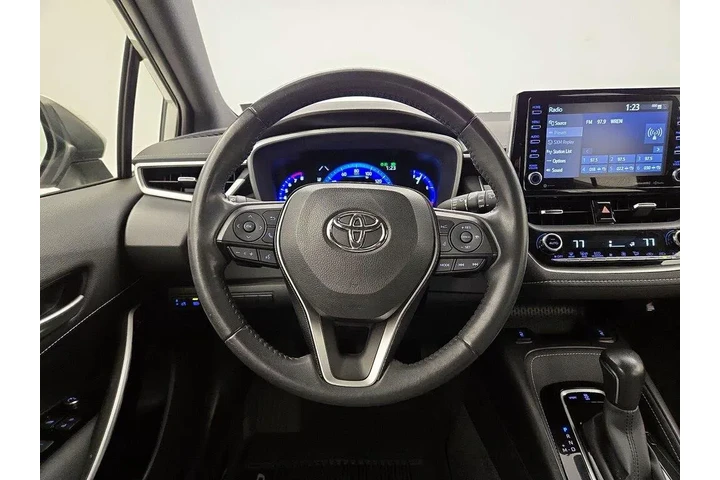 $23998 : Toyota Corolla Hatchback 202 image 10