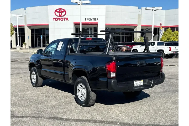 $27980 : Toyota Tacoma 2023 4x2 SR 4d image 5