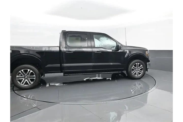 $37574 : Ford F-150 2023 4x4 XLT 4dr image 4