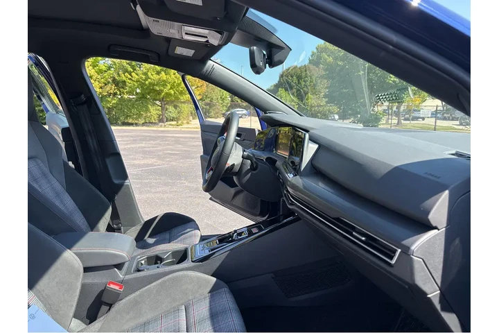 $30000 : 2023 Golf GTI SE image 5