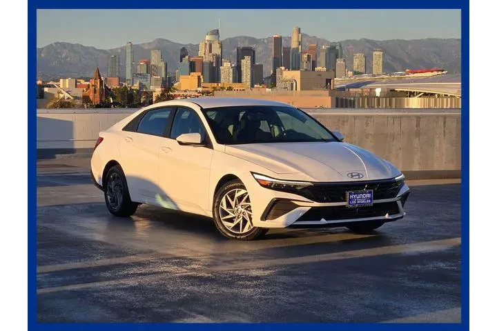 $21765 : Hyundai ELANTRA 2024 SEL 4dr image 2