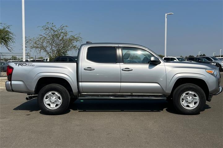 $28200 : Tacoma SR image 3