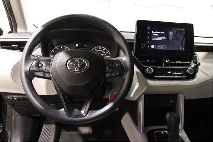 $25698 : Toyota Corolla Cross 2023 AW image 8