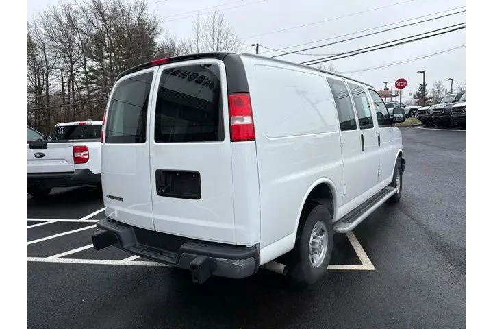 $31498 : Chevrolet Express 2024 2500 image 3