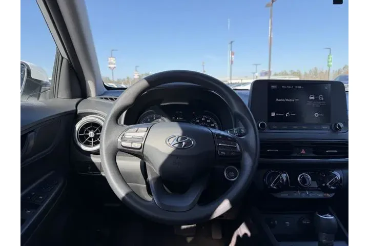 $19991 : Hyundai KONA 2023 AWD SEL 4d image 7