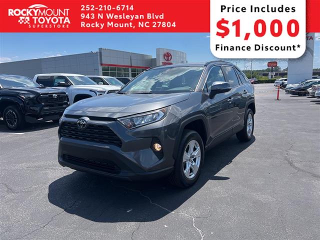 $28490 : PRE-OWNED 2021 TOYOTA RAV4 XLE image 3