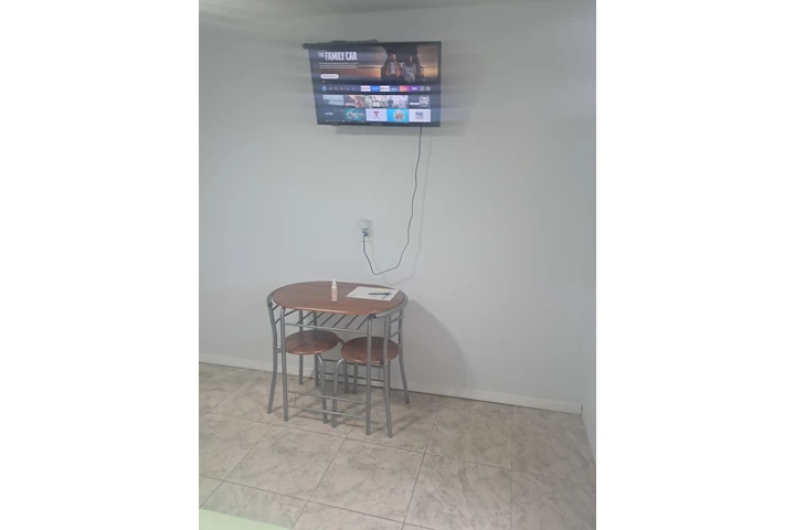 $950 : EFICENCE $miami gardens image 7