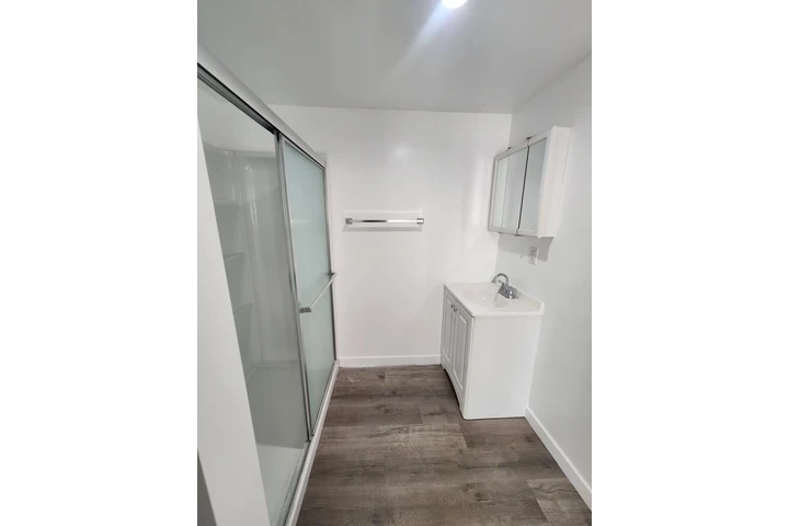 $2290 : Apartamento en Paramount image 3
