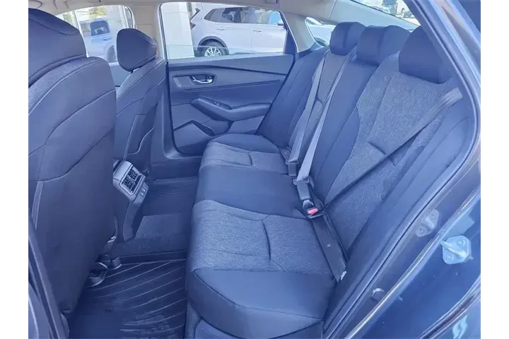 $26789 : Honda Accord 2025 LX 4dr Sed image 9