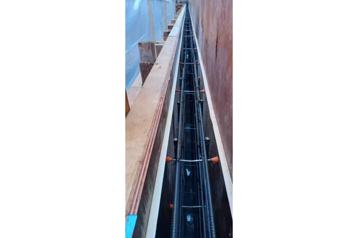 Carpenter form concret image 3