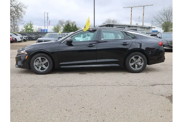 $18877 : Kia K5 2023 LXS 4dr Sedan image 6