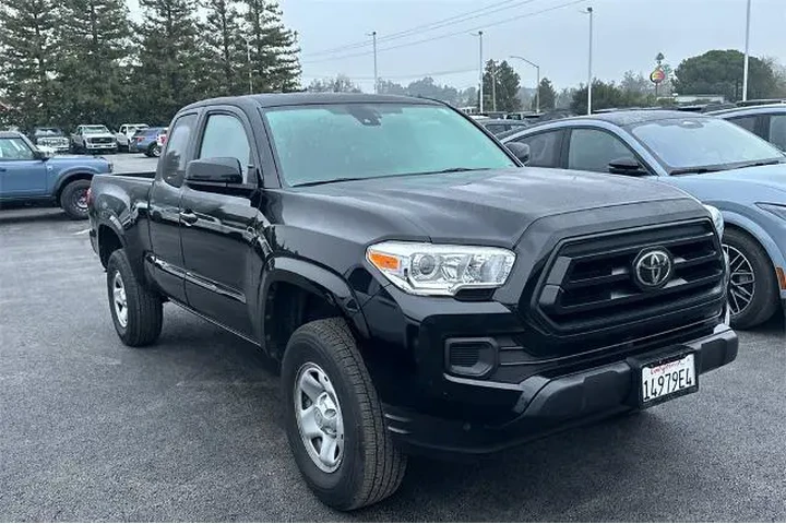 $29911 : Toyota Tacoma 2020 4x4 SR 4d image 2