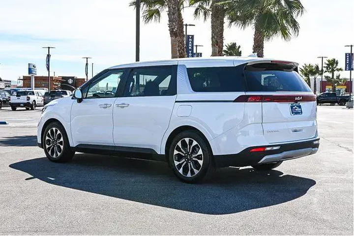 $34988 : Kia Carnival 2023 EX 4dr Min image 6