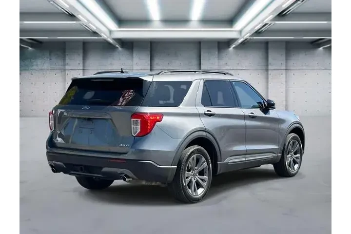 $28455 : Ford Explorer 2023 AWD XLT 4 image 6