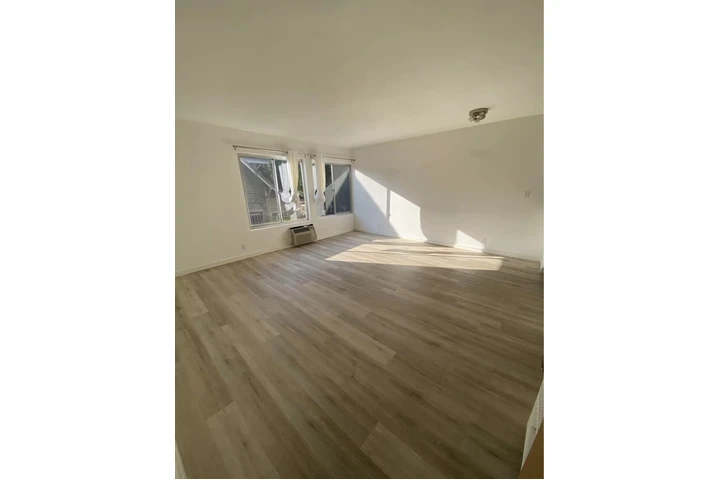 $1850 : 1 dormitorio, 1 baño — East Ho image 2