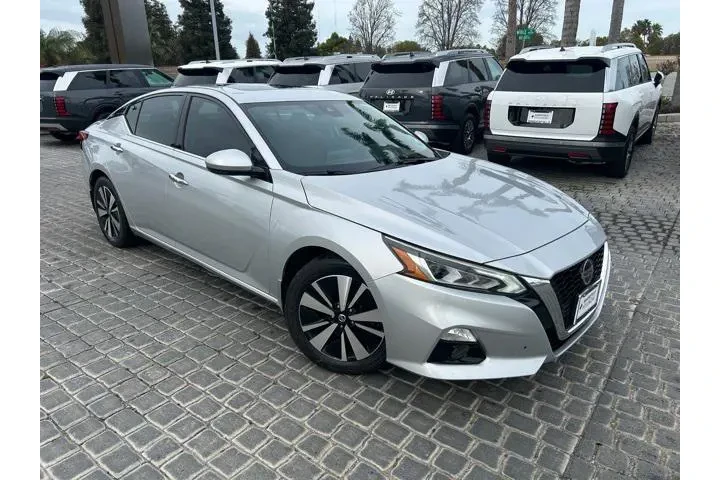 $14995 : Nissan Altima 2020 2.5 SV 4d image 1