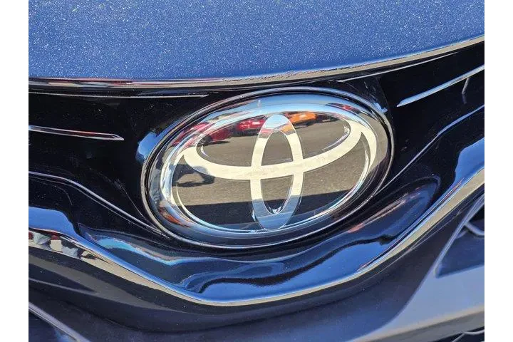 $31531 : Toyota Camry 2024 SE 4dr Sed image 3