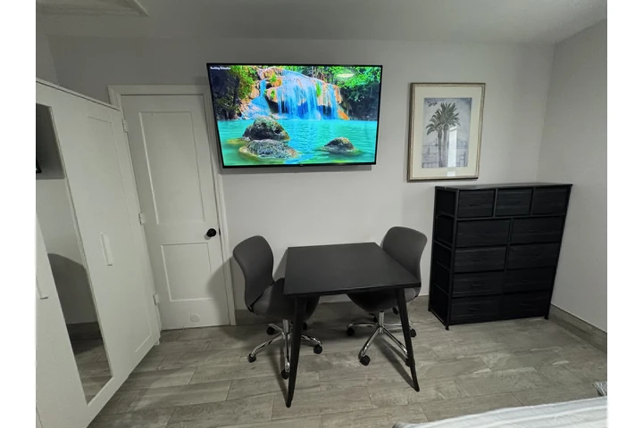 $1200 : Se Renta apt. Studio Amueblado image 5