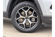 $25874 : Jeep Compass 2025 4x4 Limite thumbnail