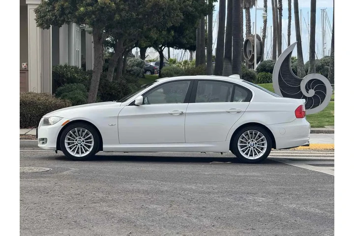 $12988 : 2011 3 Series 335d image 8