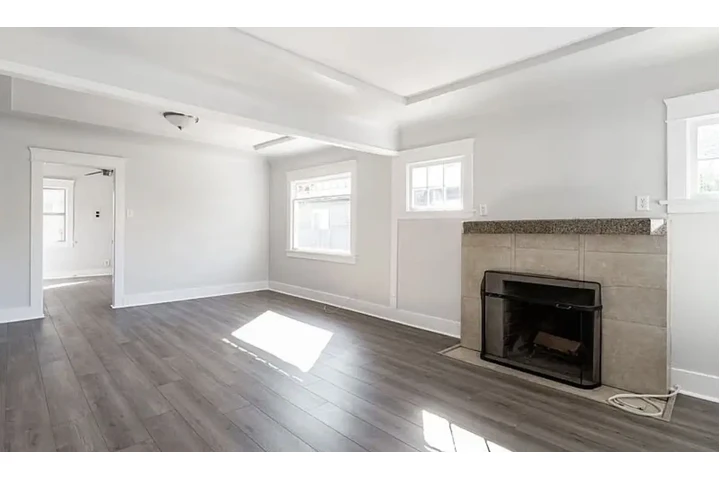 $850 : cozy Beautiful home for rent image 3