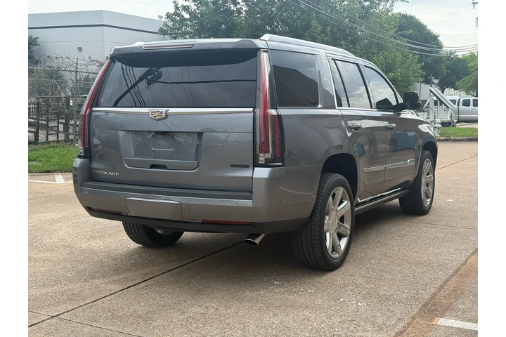 $33996 : 2019 Escalade Premium Luxury image 4