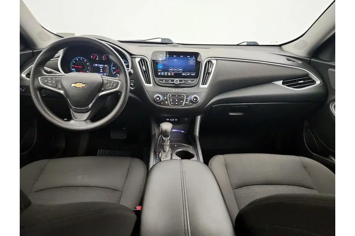 $17998 : Chevrolet Malibu 2023 LT 4dr image 9