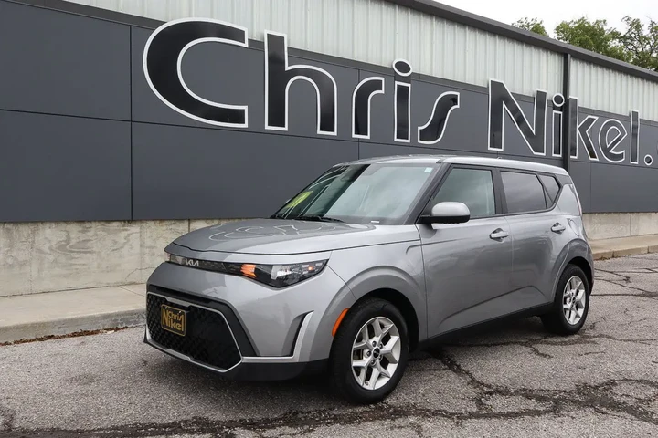 $17688 : 2023 Soul LX image 1