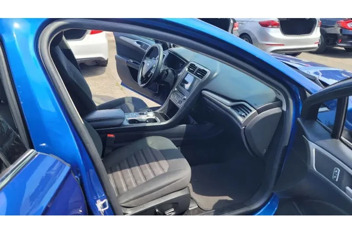 $11995 : 2018 Fusion SE image 4