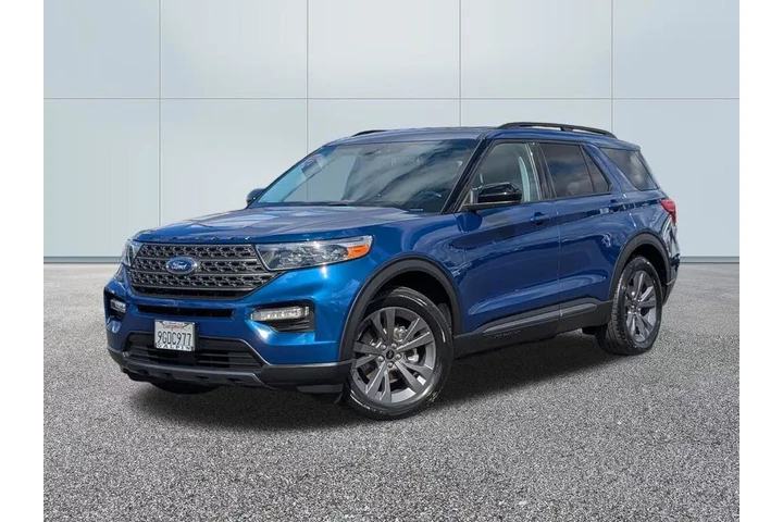 $29985 : Ford Explorer 2023 XLT 4dr S image 1