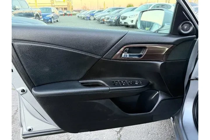 $19760 : Honda Accord 2017 EX 4dr Sed image 9