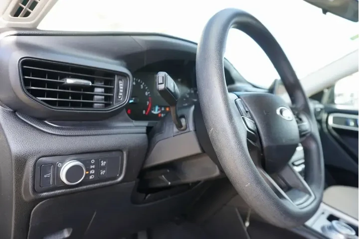 $19988 : Ford Explorer 2021 Base 4dr image 9