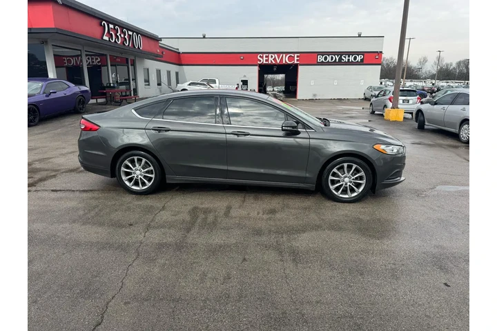 $6980 : 2017 Fusion SE FWD image 1
