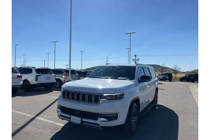 $39941 : Jeep Wagoneer L 2024 4x4 Ser image 4