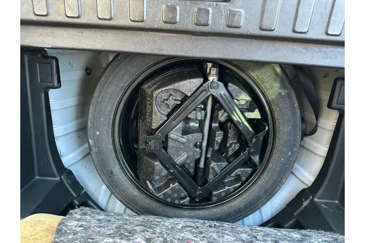2018 Equinox LT image 9