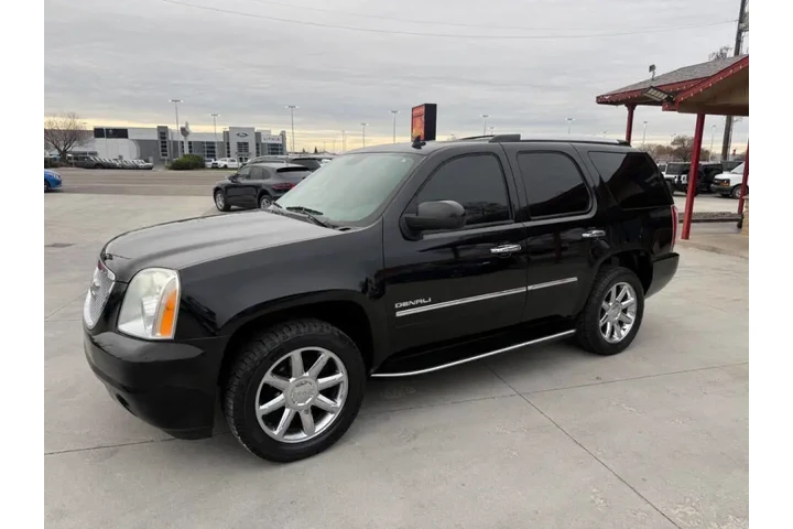 $9999 : 2011 GMC Yukon Denali image 4