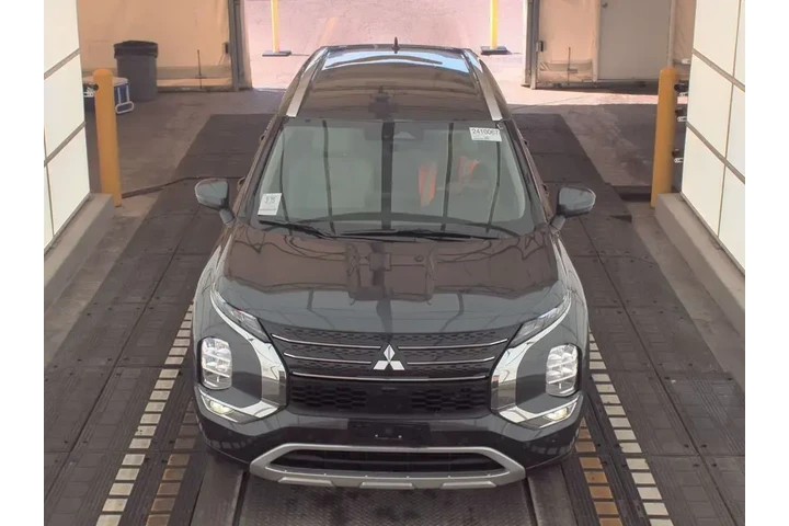 $24990 : Mitsubishi Outlander 2024 SE image 2