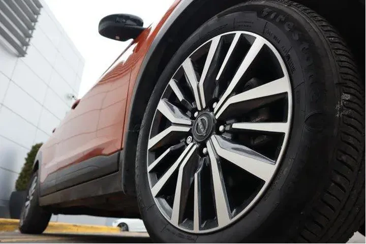 $17899 : Nissan Kicks 2024 SV 4dr Cro image 8