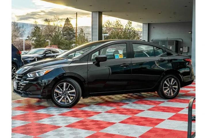 $15488 : Nissan Versa 2023 SV 4dr Sed image 1