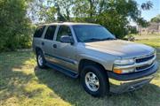 $8995 : 2003 Tahoe thumbnail