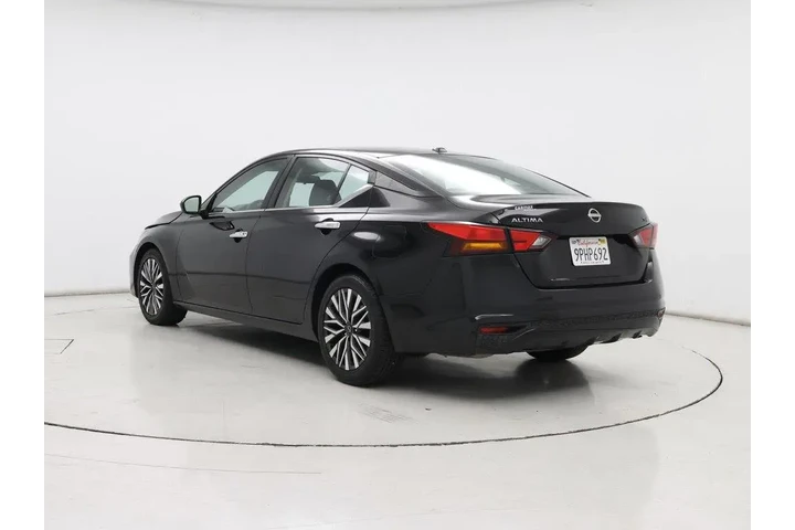 $17998 : Nissan Altima 2023 2.5 SV 4d image 2