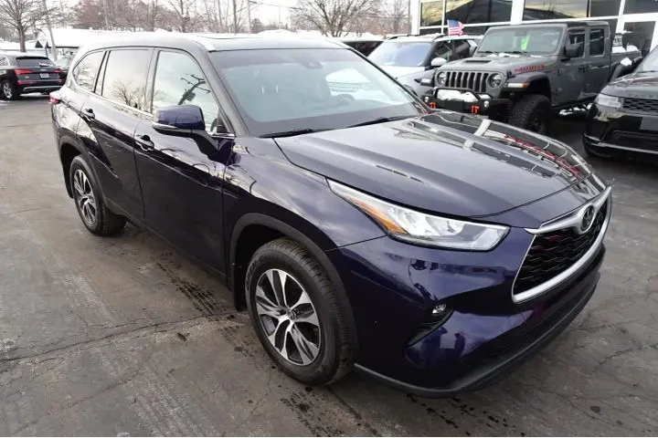 $32995 : 2020 HIGHLANDER image 9