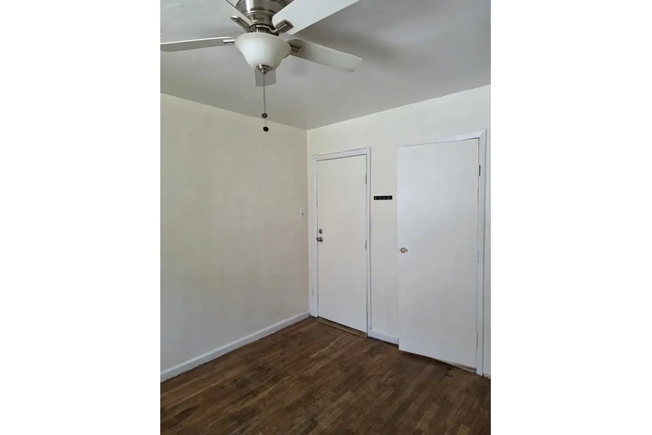 $1250 : Single occupant only image 5