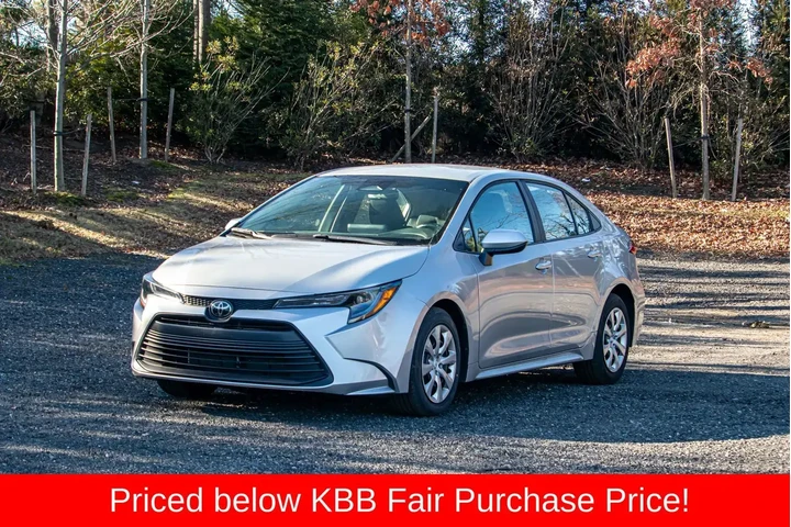 $15595 : Toyota Corolla 2024 LE 4dr S image 1